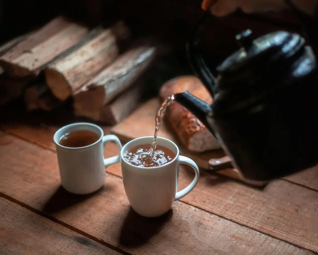 Infusiones de CBD: Relájate con una Taza de Bienestar 1 hc digital buFy9dYJaTg unsplash 1